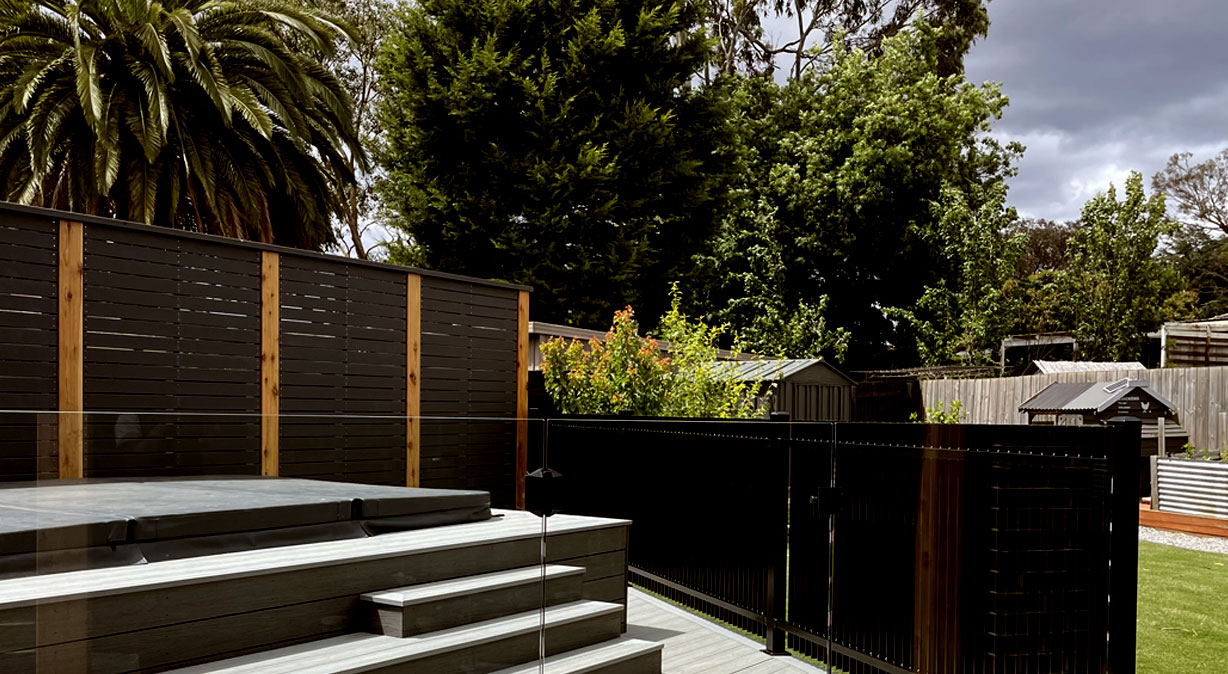 Waters Edge Glass Fencing