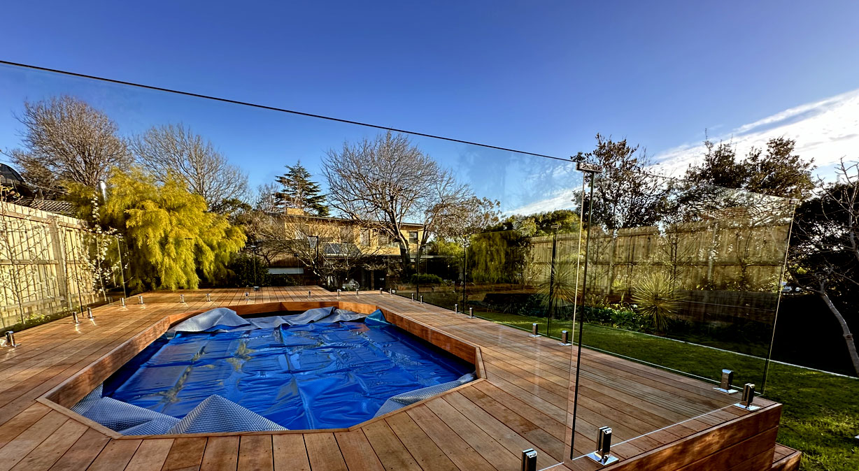 Waters Edge Glass Fencing