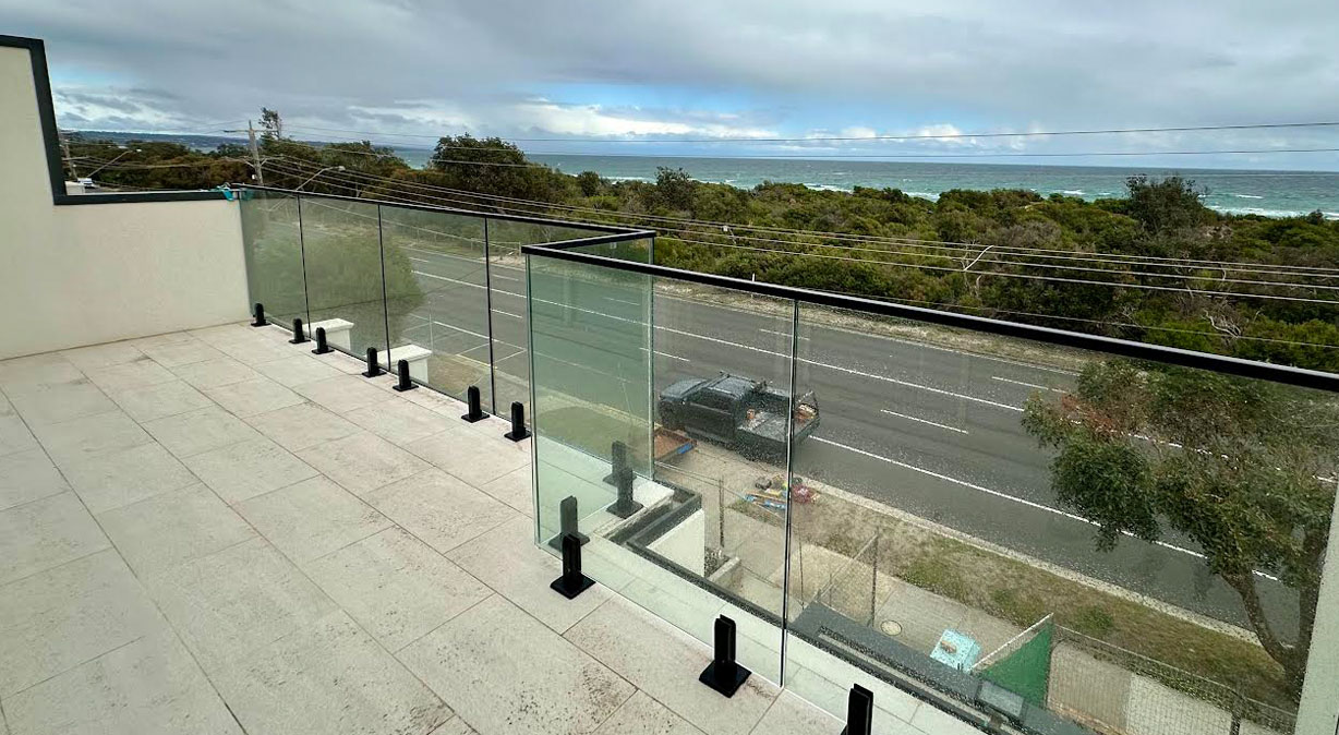 Waters Edge Glass Fencing